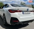 Белый БМВ i4, объемом двигателя 0 л и пробегом 10 тыс. км за 48800 $, фото 5 на Automoto.ua
