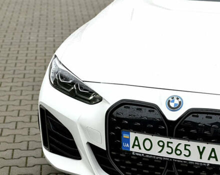 Белый БМВ i4, объемом двигателя 0 л и пробегом 78 тыс. км за 38500 $, фото 4 на Automoto.ua