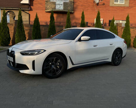 Белый БМВ i4, объемом двигателя 0 л и пробегом 31 тыс. км за 30100 $, фото 1 на Automoto.ua