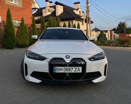 Белый БМВ i4, объемом двигателя 0 л и пробегом 31 тыс. км за 30100 $, фото 11 на Automoto.ua