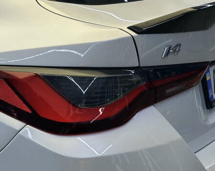 Белый БМВ i4, объемом двигателя 0 л и пробегом 14 тыс. км за 40500 $, фото 13 на Automoto.ua