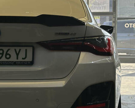 Белый БМВ i4, объемом двигателя 0 л и пробегом 14 тыс. км за 40500 $, фото 4 на Automoto.ua