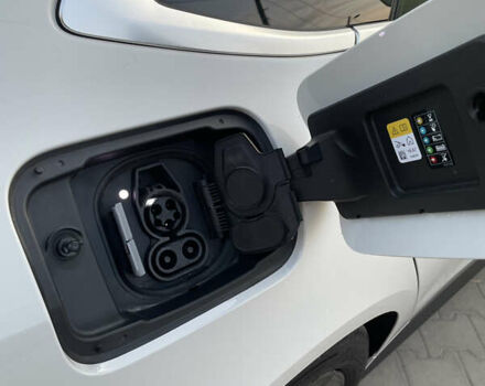 Белый БМВ i4, объемом двигателя 0 л и пробегом 31 тыс. км за 30100 $, фото 38 на Automoto.ua