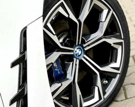 Белый БМВ i4, объемом двигателя 0 л и пробегом 78 тыс. км за 38500 $, фото 7 на Automoto.ua
