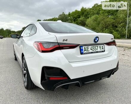 Белый БМВ i4, объемом двигателя 0 л и пробегом 3 тыс. км за 48700 $, фото 4 на Automoto.ua