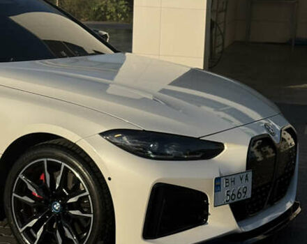 Білий БМВ i4, об'ємом двигуна 0 л та пробігом 19 тис. км за 43500 $, фото 4 на Automoto.ua
