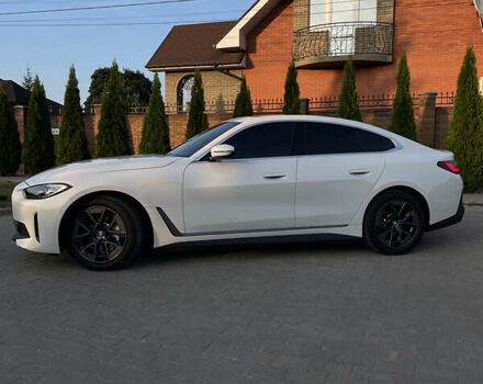 Белый БМВ i4, объемом двигателя 0 л и пробегом 31 тыс. км за 30100 $, фото 2 на Automoto.ua