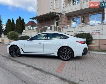 Белый БМВ i4, объемом двигателя 0 л и пробегом 20 тыс. км за 36999 $, фото 4 на Automoto.ua