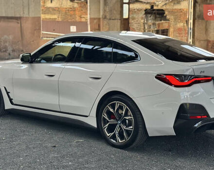 Белый БМВ i4, объемом двигателя 0 л и пробегом 30 тыс. км за 42000 $, фото 3 на Automoto.ua