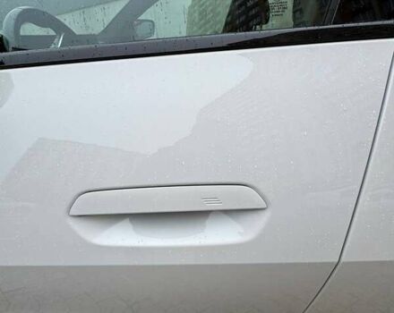 Белый БМВ i4, объемом двигателя 0 л и пробегом 20 тыс. км за 36999 $, фото 11 на Automoto.ua