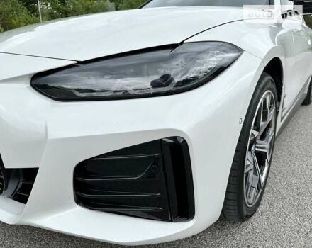 Белый БМВ i4, объемом двигателя 0 л и пробегом 3 тыс. км за 48700 $, фото 12 на Automoto.ua