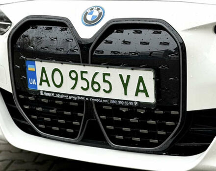 Белый БМВ i4, объемом двигателя 0 л и пробегом 78 тыс. км за 38500 $, фото 14 на Automoto.ua