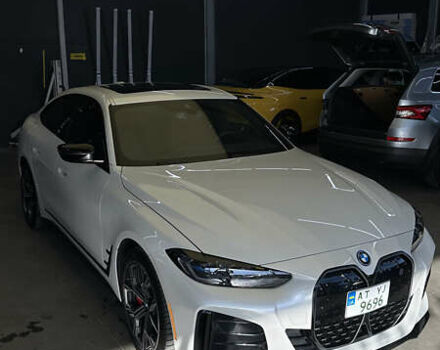 Белый БМВ i4, объемом двигателя 0 л и пробегом 14 тыс. км за 40500 $, фото 2 на Automoto.ua