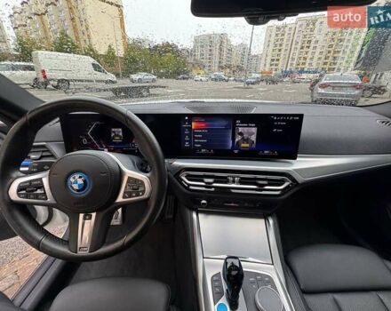 Белый БМВ i4, объемом двигателя 0 л и пробегом 20 тыс. км за 36999 $, фото 15 на Automoto.ua