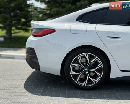 Белый БМВ i4, объемом двигателя 0 л и пробегом 3 тыс. км за 37500 $, фото 29 на Automoto.ua