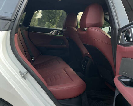 Белый БМВ i4, объемом двигателя 0 л и пробегом 31 тыс. км за 30100 $, фото 23 на Automoto.ua