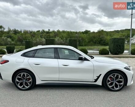Белый БМВ i4, объемом двигателя 0 л и пробегом 3 тыс. км за 48700 $, фото 8 на Automoto.ua