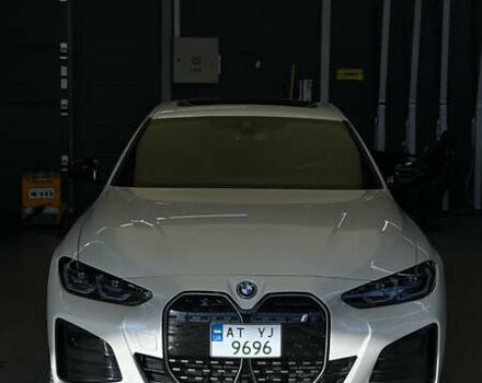Белый БМВ i4, объемом двигателя 0 л и пробегом 14 тыс. км за 40500 $, фото 3 на Automoto.ua