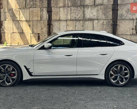 Белый БМВ i4, объемом двигателя 0 л и пробегом 30 тыс. км за 42000 $, фото 2 на Automoto.ua