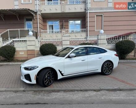 Белый БМВ i4, объемом двигателя 0 л и пробегом 20 тыс. км за 36999 $, фото 6 на Automoto.ua