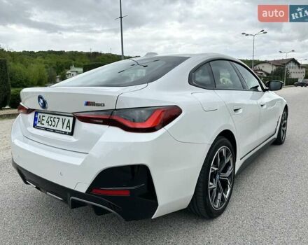 Белый БМВ i4, объемом двигателя 0 л и пробегом 3 тыс. км за 48700 $, фото 6 на Automoto.ua
