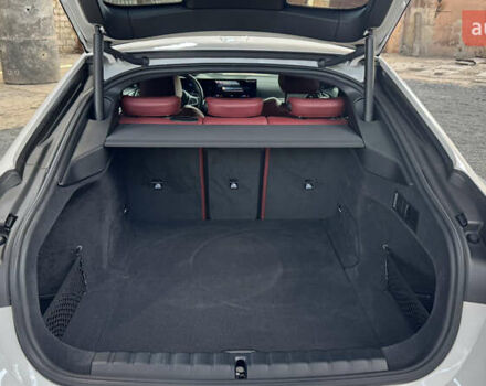 Белый БМВ i4, объемом двигателя 0 л и пробегом 30 тыс. км за 42000 $, фото 14 на Automoto.ua