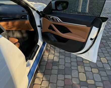 Белый БМВ i4, объемом двигателя 0 л и пробегом 39 тыс. км за 37000 $, фото 12 на Automoto.ua