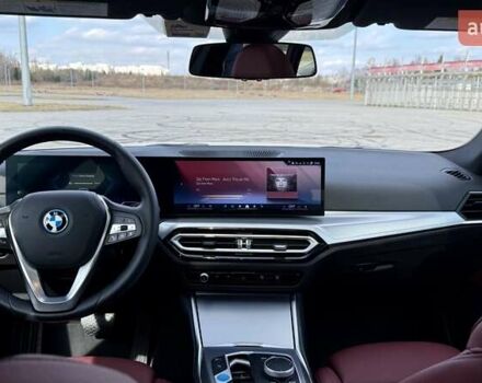 Белый БМВ i4, объемом двигателя 0 л и пробегом 7 тыс. км за 39900 $, фото 28 на Automoto.ua