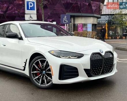 Белый БМВ i4, объемом двигателя 0 л и пробегом 20 тыс. км за 35990 $, фото 3 на Automoto.ua