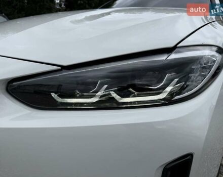 Белый БМВ i4, объемом двигателя 0 л и пробегом 31 тыс. км за 34900 $, фото 15 на Automoto.ua