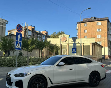 Белый БМВ i4, объемом двигателя 0 л и пробегом 33 тыс. км за 34500 $, фото 12 на Automoto.ua
