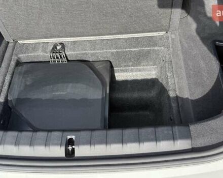 Белый БМВ i4, объемом двигателя 0 л и пробегом 7 тыс. км за 39900 $, фото 24 на Automoto.ua
