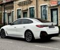 Белый БМВ i4, объемом двигателя 0 л и пробегом 45 тыс. км за 55900 $, фото 15 на Automoto.ua