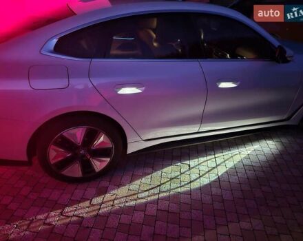 Белый БМВ i4, объемом двигателя 0 л и пробегом 10 тыс. км за 36800 $, фото 30 на Automoto.ua
