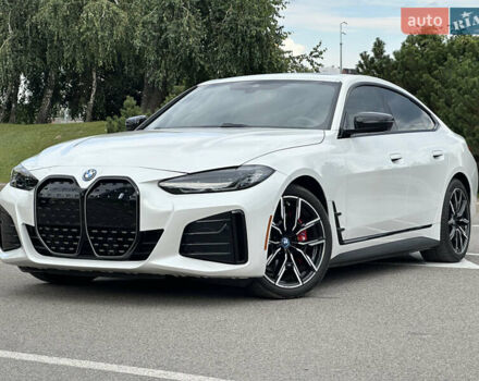Белый БМВ i4, объемом двигателя 0 л и пробегом 20 тыс. км за 36999 $, фото 8 на Automoto.ua