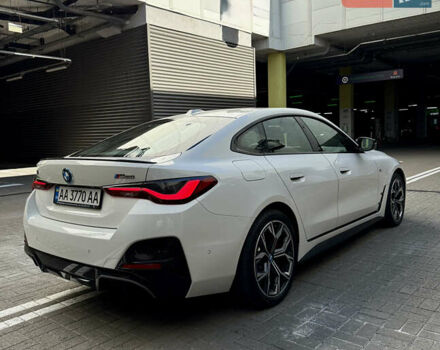 Белый БМВ i4, объемом двигателя 0 л и пробегом 35 тыс. км за 50700 $, фото 5 на Automoto.ua