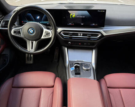 Белый БМВ i4, объемом двигателя 0 л и пробегом 35 тыс. км за 50700 $, фото 10 на Automoto.ua