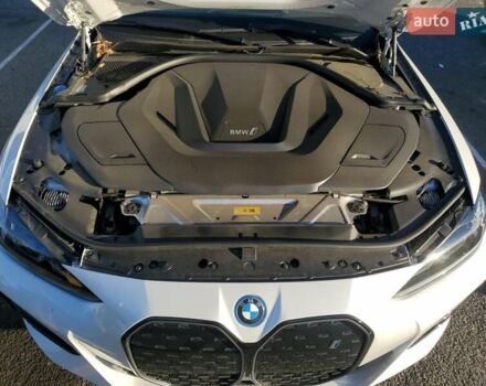 Белый БМВ i4, объемом двигателя 0 л и пробегом 84 тыс. км за 15600 $, фото 10 на Automoto.ua