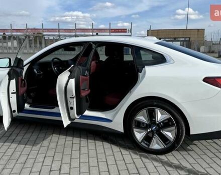 Белый БМВ i4, объемом двигателя 0 л и пробегом 7 тыс. км за 39900 $, фото 34 на Automoto.ua