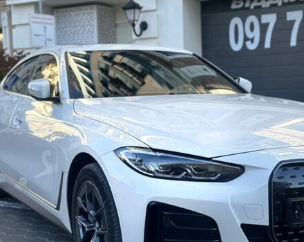 Белый БМВ i4, объемом двигателя 0 л и пробегом 33 тыс. км за 34500 $, фото 27 на Automoto.ua