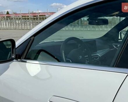 Белый БМВ i4, объемом двигателя 0 л и пробегом 7 тыс. км за 39900 $, фото 14 на Automoto.ua