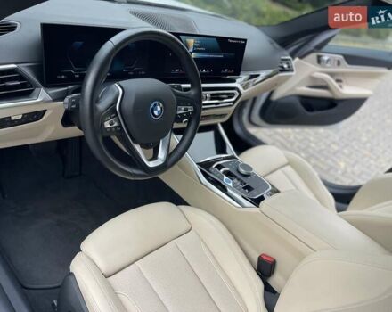 Белый БМВ i4, объемом двигателя 0 л и пробегом 42 тыс. км за 34900 $, фото 19 на Automoto.ua
