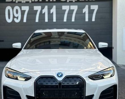 Белый БМВ i4, объемом двигателя 0 л и пробегом 33 тыс. км за 34500 $, фото 1 на Automoto.ua
