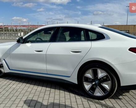 Белый БМВ i4, объемом двигателя 0 л и пробегом 7 тыс. км за 39900 $, фото 15 на Automoto.ua