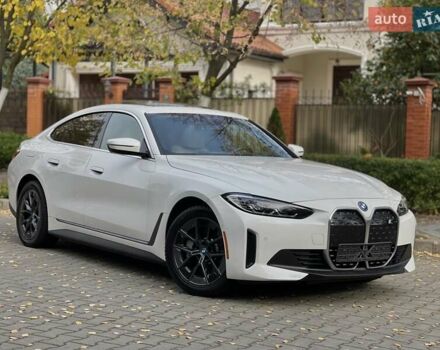Белый БМВ i4, объемом двигателя 0 л и пробегом 42 тыс. км за 34900 $, фото 9 на Automoto.ua