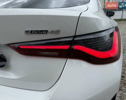 Белый БМВ i4, объемом двигателя 0 л и пробегом 31 тыс. км за 34900 $, фото 19 на Automoto.ua