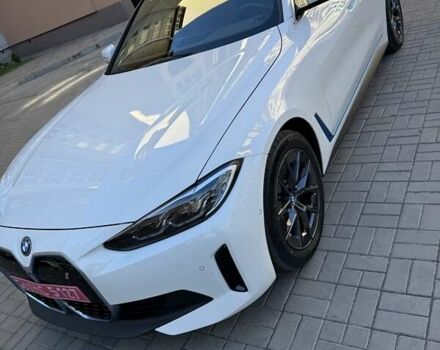 Белый БМВ i4, объемом двигателя 0 л и пробегом 39 тыс. км за 37000 $, фото 16 на Automoto.ua