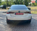 Белый БМВ i4, объемом двигателя 0 л и пробегом 25 тыс. км за 40999 $, фото 7 на Automoto.ua