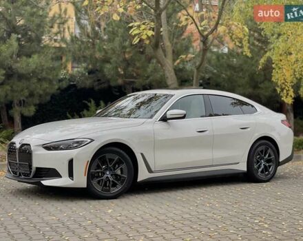 Белый БМВ i4, объемом двигателя 0 л и пробегом 42 тыс. км за 34900 $, фото 2 на Automoto.ua