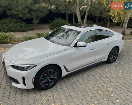 Белый БМВ i4, объемом двигателя 0 л и пробегом 42 тыс. км за 34900 $, фото 6 на Automoto.ua
